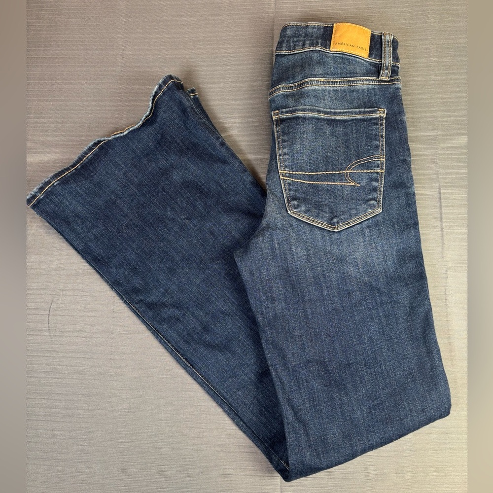 American Eagle Super High-Rise Flare Jeans Women’s Size 2 Regular – Dark Wash
